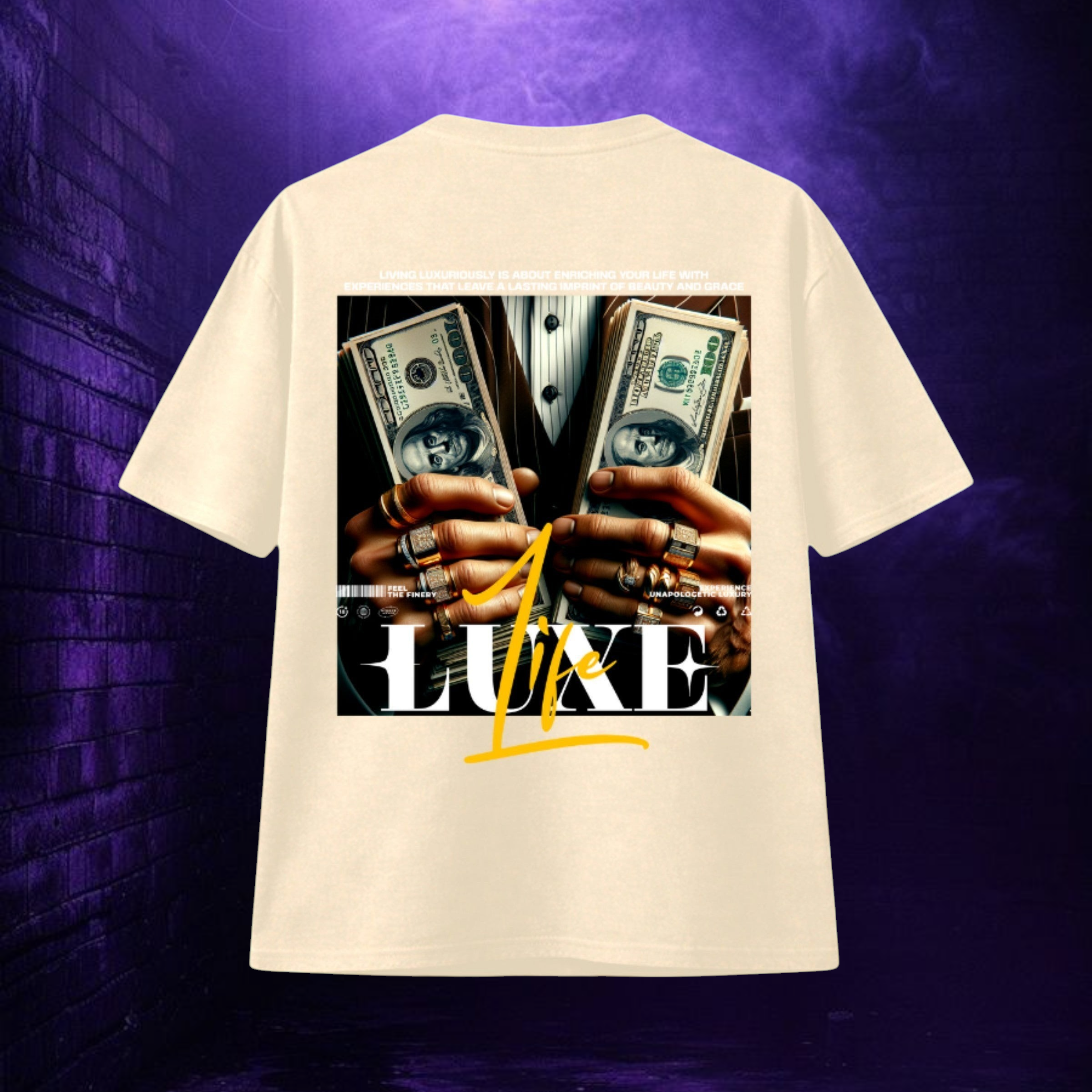 Camiseta TØBY STREET color crema de algodón con estampado gráfico de manos con dinero y texto Luxe en la espalda